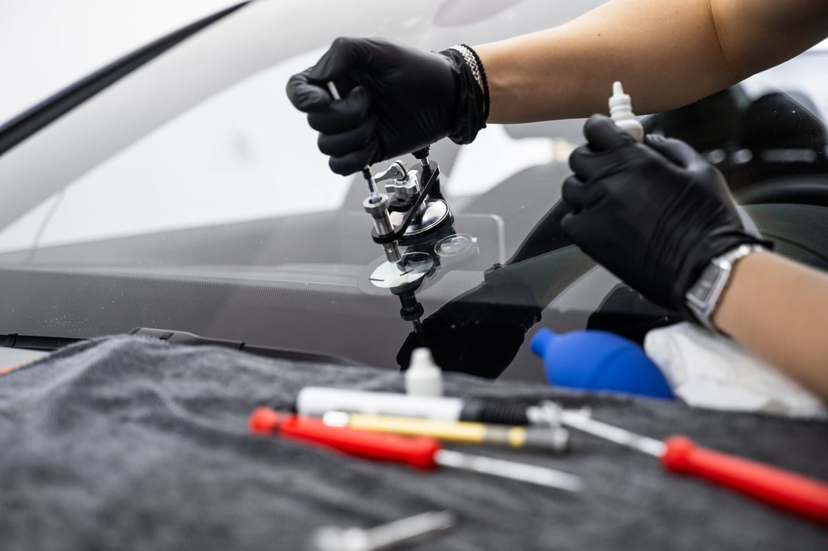 Resin injection repair on a cracked windscreen